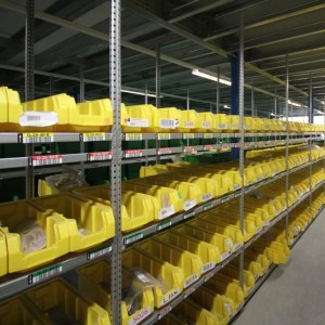 rayonnage-polyvalent-a-tablettes-rap